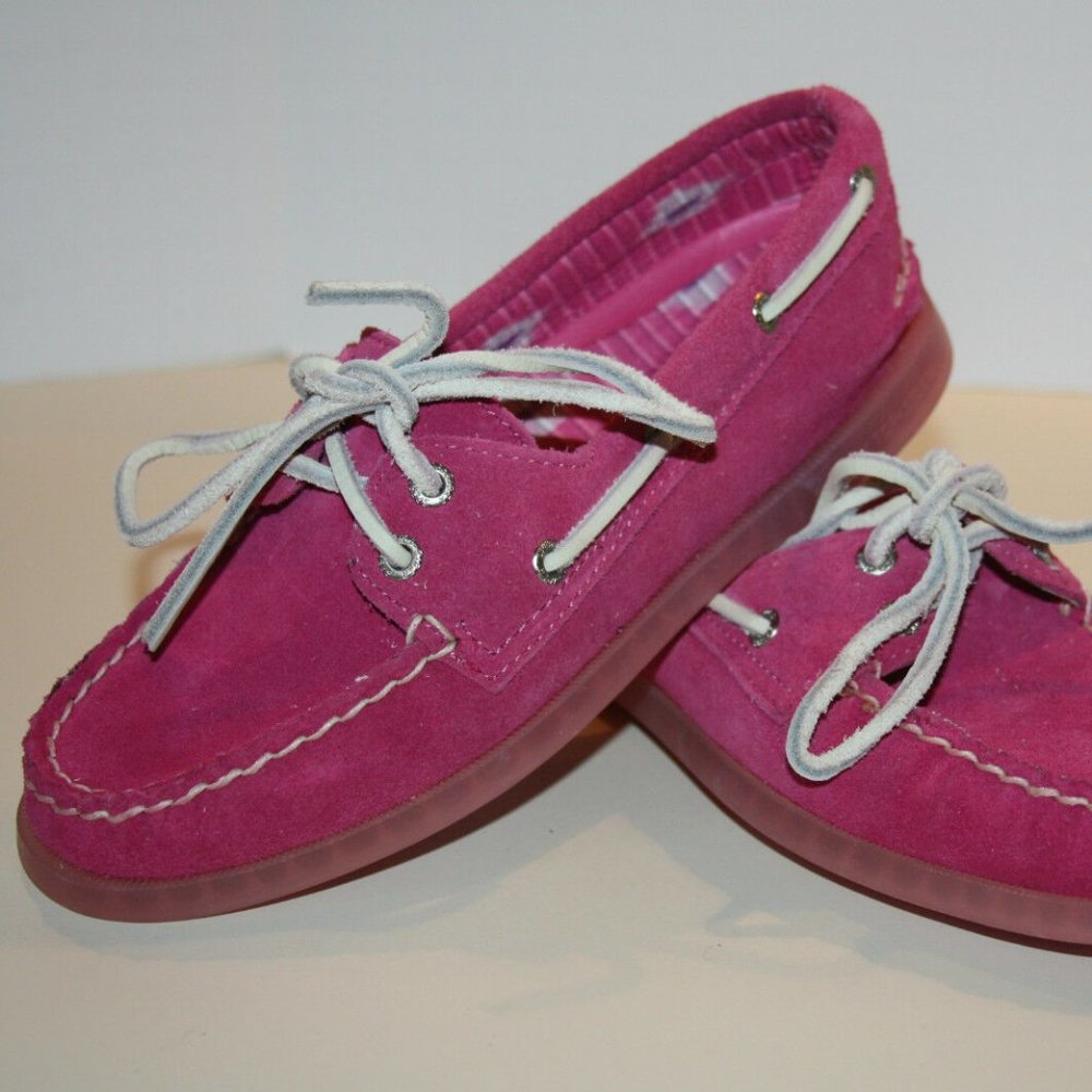 Sperry top sider A/O 2 eye fuchsia  suede